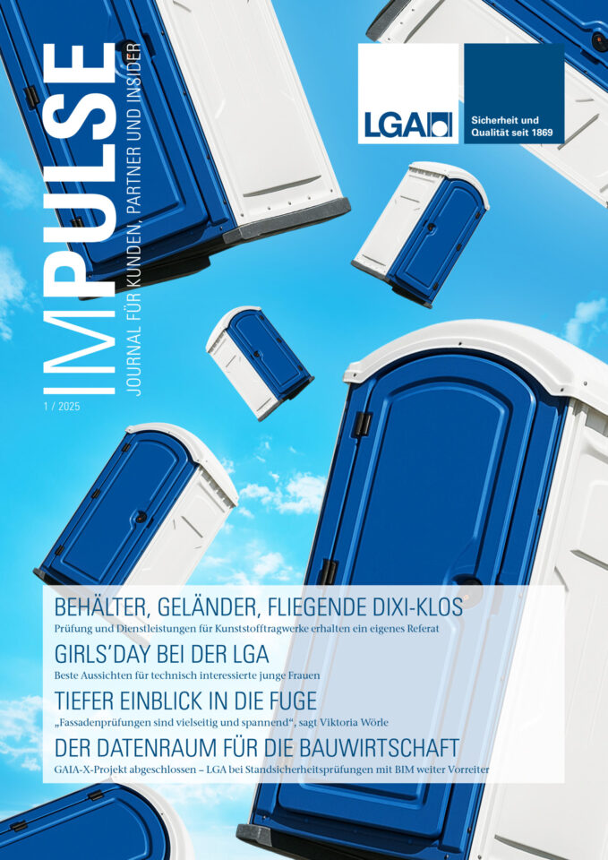 Auf dem Bild ist das Titelblatt einer Zeitschrift mit dem Namen „IMPULSE“ zu sehen. Der Hintergrund zeigt mehrere blaue und weiße mobile Toiletten, die scheinbar am Himmel schweben.