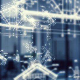 Das Bild zeigt eine technische Zeichnung von Dachkonstruktionen, die über ein unscharfes Büro im Hintergrund gelegt ist. Die Zeichnung enthält detaillierte architektonische Pläne und Maße für verschiedene Dachstrukturen.